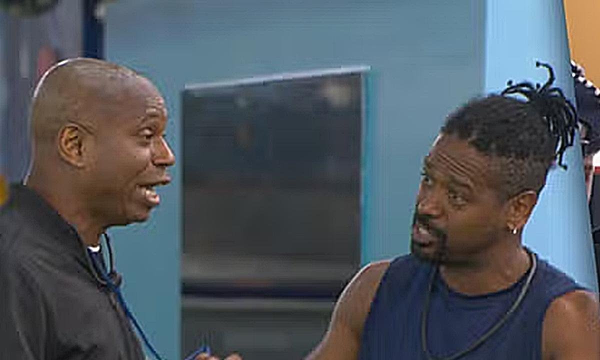 Esposa de Boneco detona Edilson Capetinha por chamá-lo de "analfabeto"