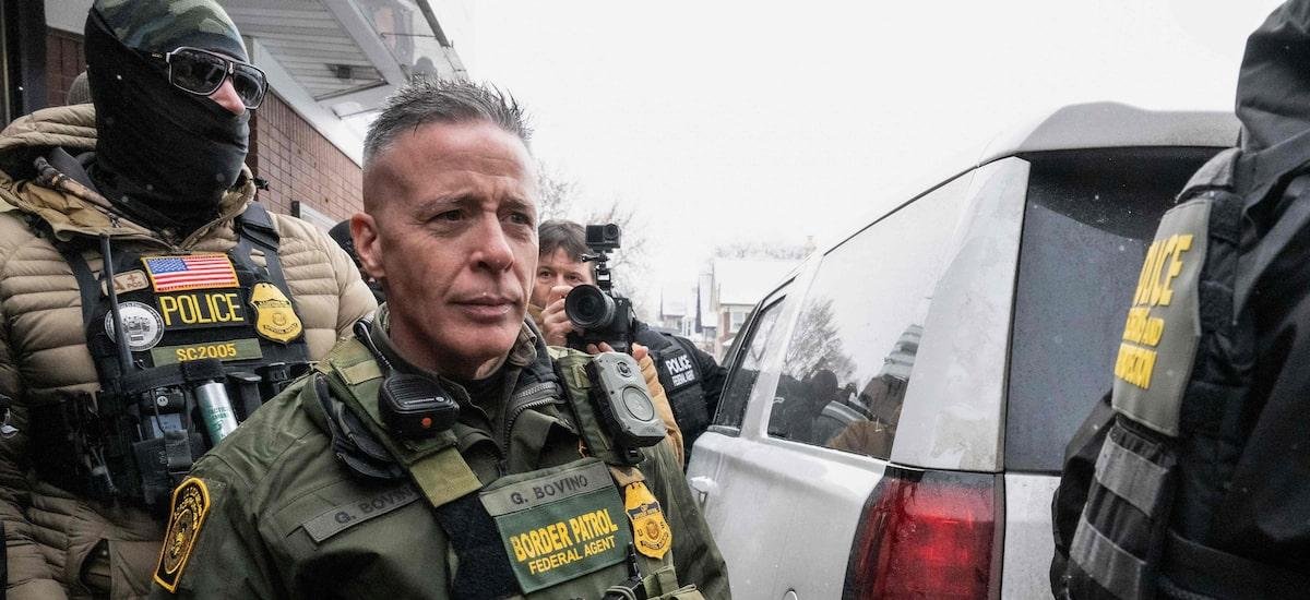 Greg Bovino, símbolo das batidas do ICE que levaram à morte de civis, deixará operação em Minnesota