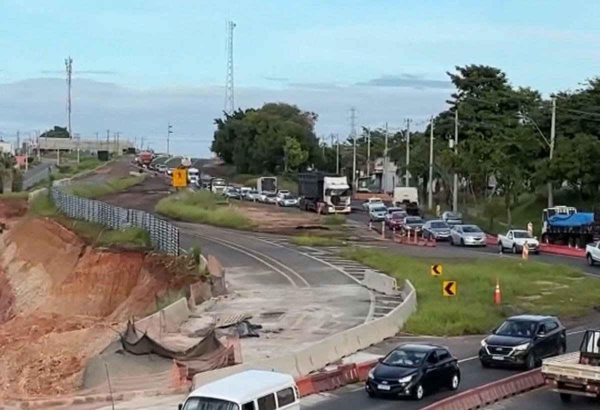 Obra na Rod. Luiz de Queiroz gera transtorno no trânsito em Piracicaba | G1