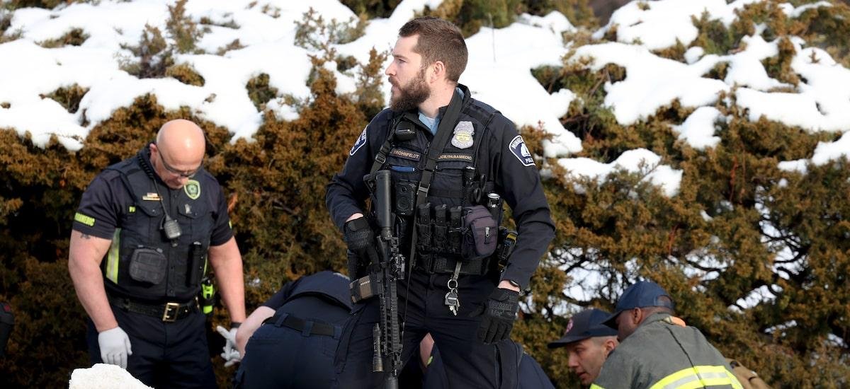 Vídeo mostra momento em que agente de imigração atira na cabeça de mulher nos Estados Unidos