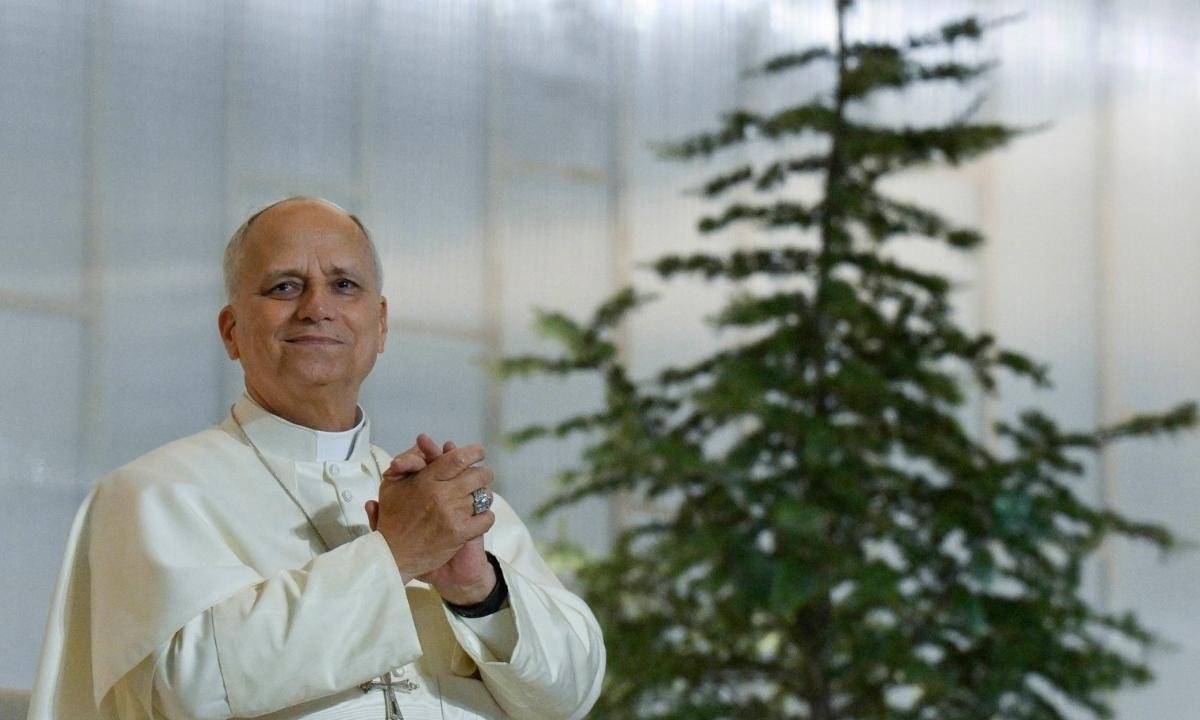 Papa alerta padres contra uso de IA em sermões e julga busca por likes