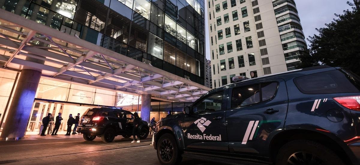 De postos de gasolina a fintechs: como o crime se infiltrou no dia a dia dos negócios no Brasil