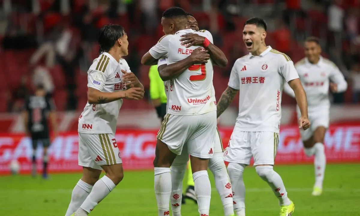 Internacional goleia o Vasco por 4 x 1, no Beira-Rio, pelo Brasileirão