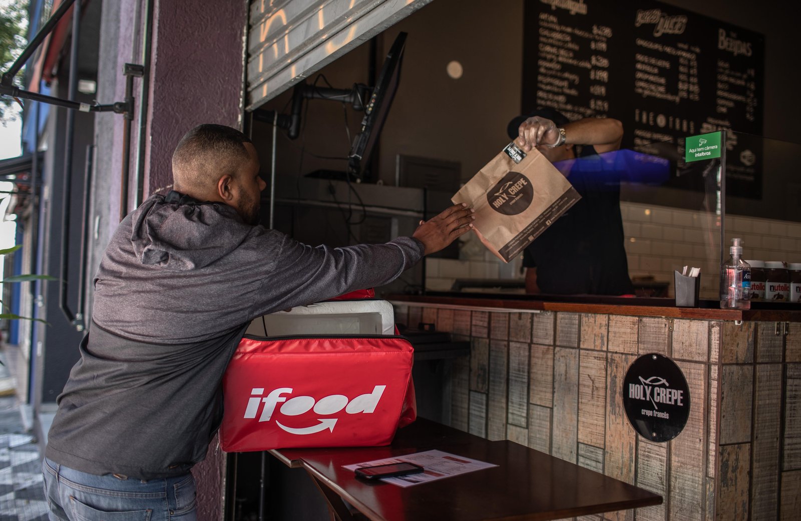 Apesar de impasse, relator mantém piso de R$ 8,50 para entregas em projeto sobre trabalhadores de aplicativos