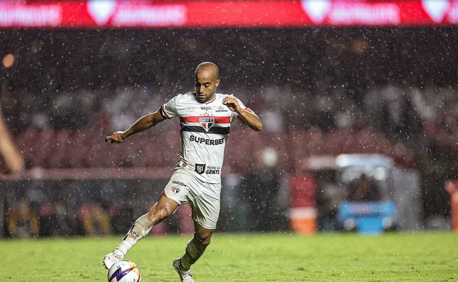 Com Lucas Moura, São Paulo divulga escalação para o Choque-Rei; veja