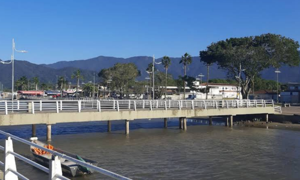 Homem desaparece após saltar de píer no litoral de SP