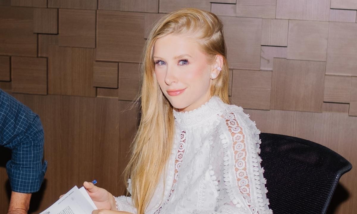 Saiba quanto é o salário de Cela Lopes no SBT