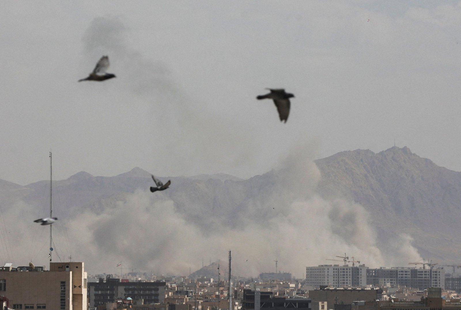 Itamaraty condena ataques ao Irã e diz que negociação é único caminho 'viável' para paz | G1