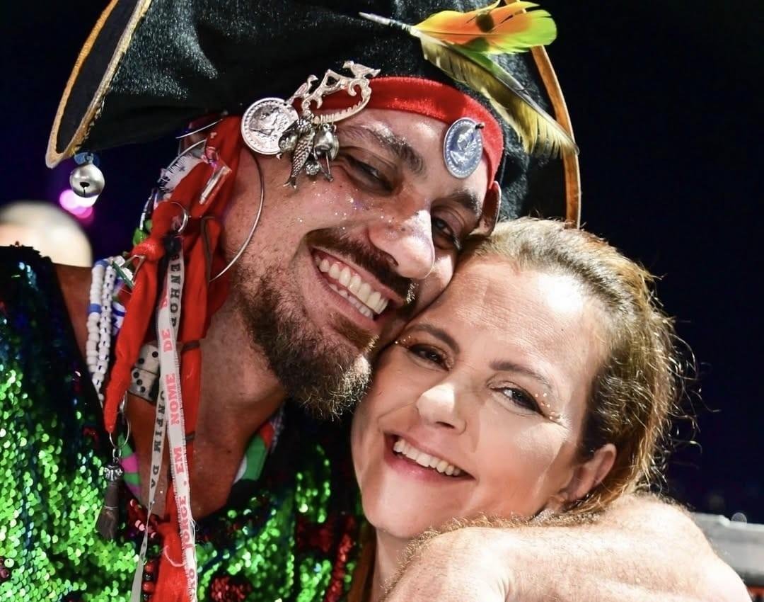 Leandro Vieira explica permanência na Imperatriz e projeta carnaval 2027: 'É um plano de carreira'