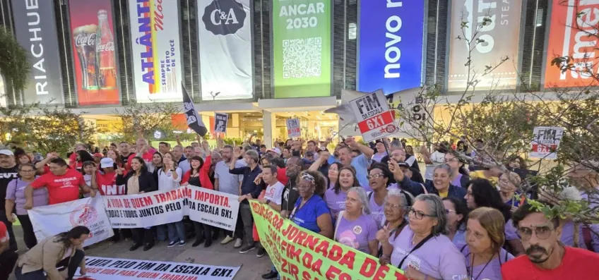 Atos de sindicatos pelo país pedem o fim da escala 6 X 1