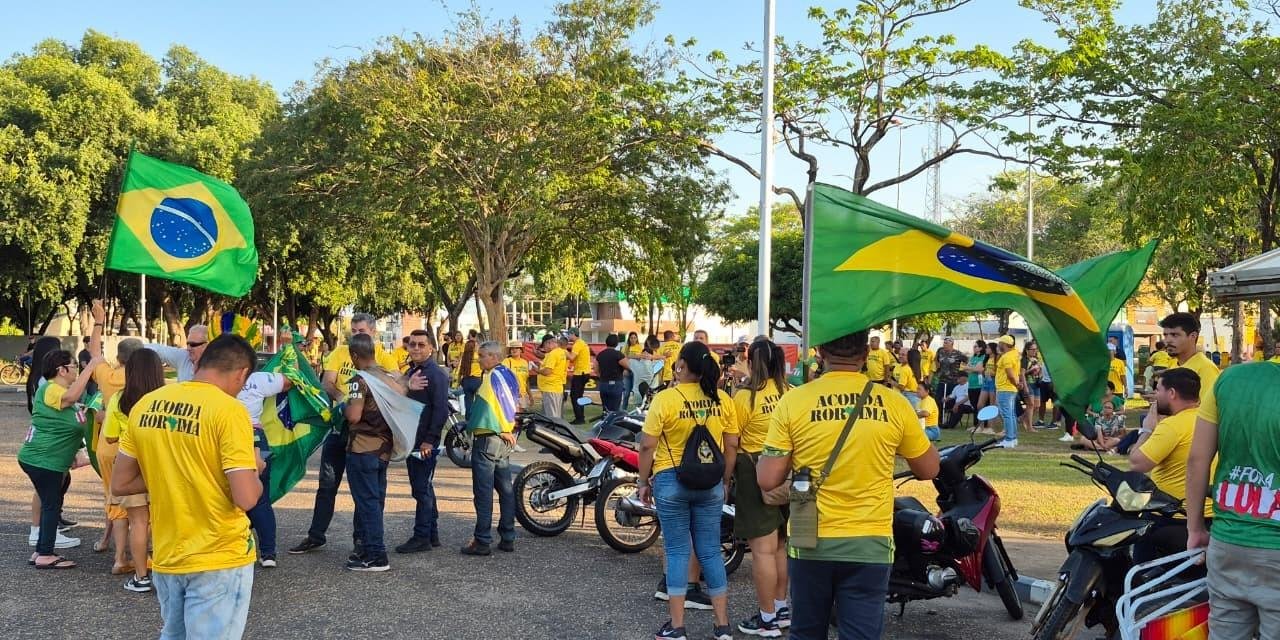 Manifestantes fazem ato contra Lula e ministros do STF em Roraima | G1
