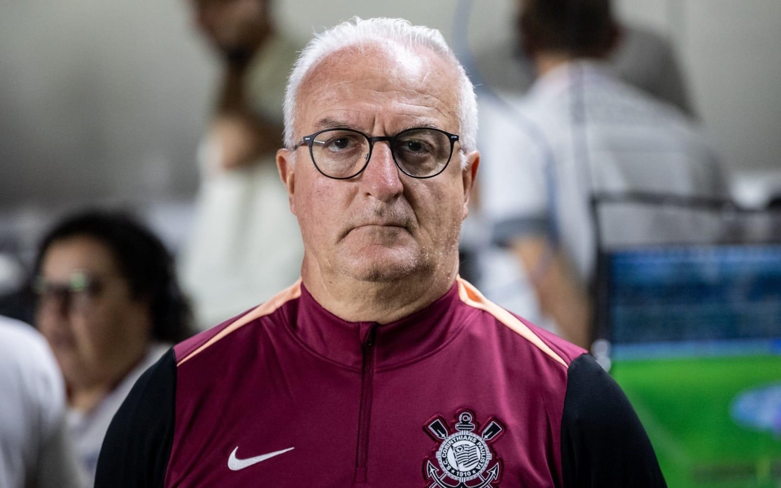 Dorival Jr. critica brigas políticas no Corinthians: "Lamentável"