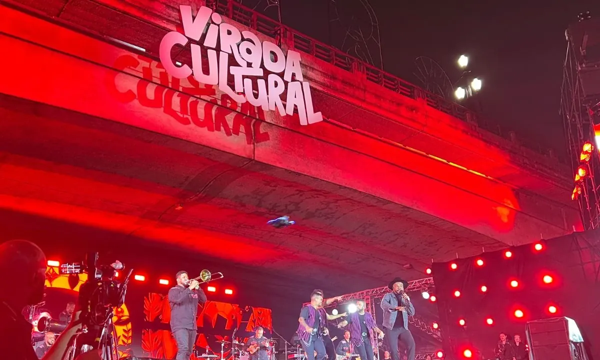 Virada Cultural: 2º dia tem atrasos e mais chuva, mas grandes públicos