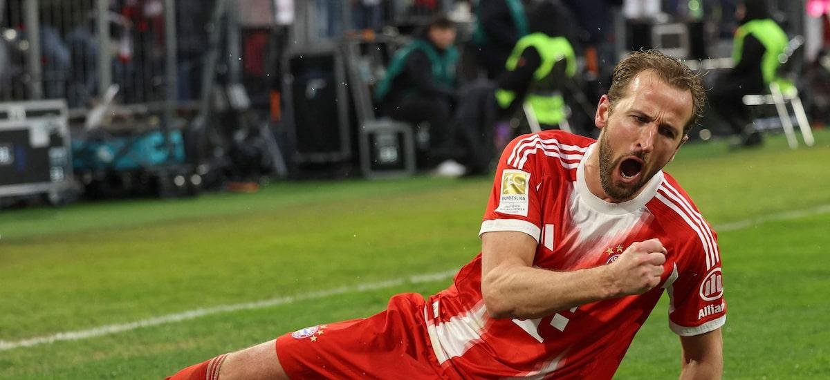 Kane faz dois e lidera virada do Bayern em confronto direto com o Borussia Dortmund