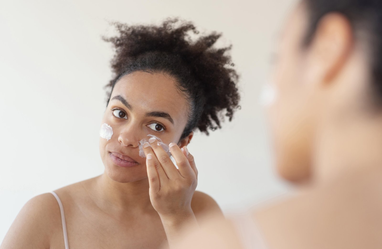 Banana, iogurte, mel: 3 máscaras caseiras que hidratam a pele de forma natural: receitas simples com ingredientes acessíveis