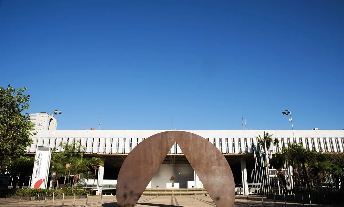 Saiba o que falta para o reajuste dos servidores de MG começar a valer