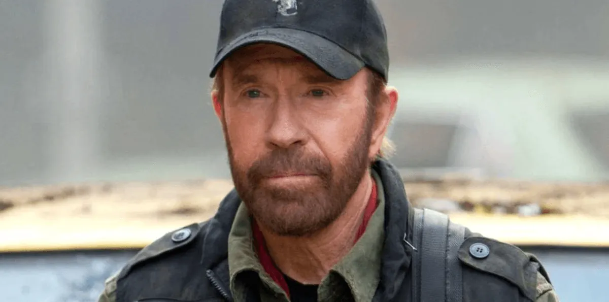 Chuck Norris chocou fãs ao revelar que foi estrangulado no Brasil; entenda