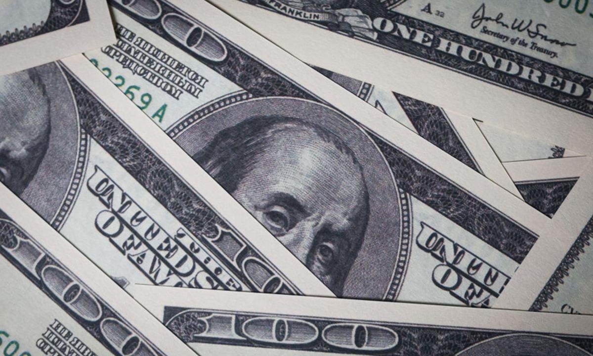 Dólar sobe e Bolsa cai com tensão nas negociações entre EUA e Irã