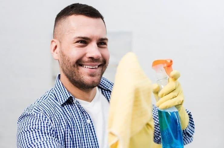 Como organizar a limpeza da casa sem que se torne um dia exaustivo? Veja dicas