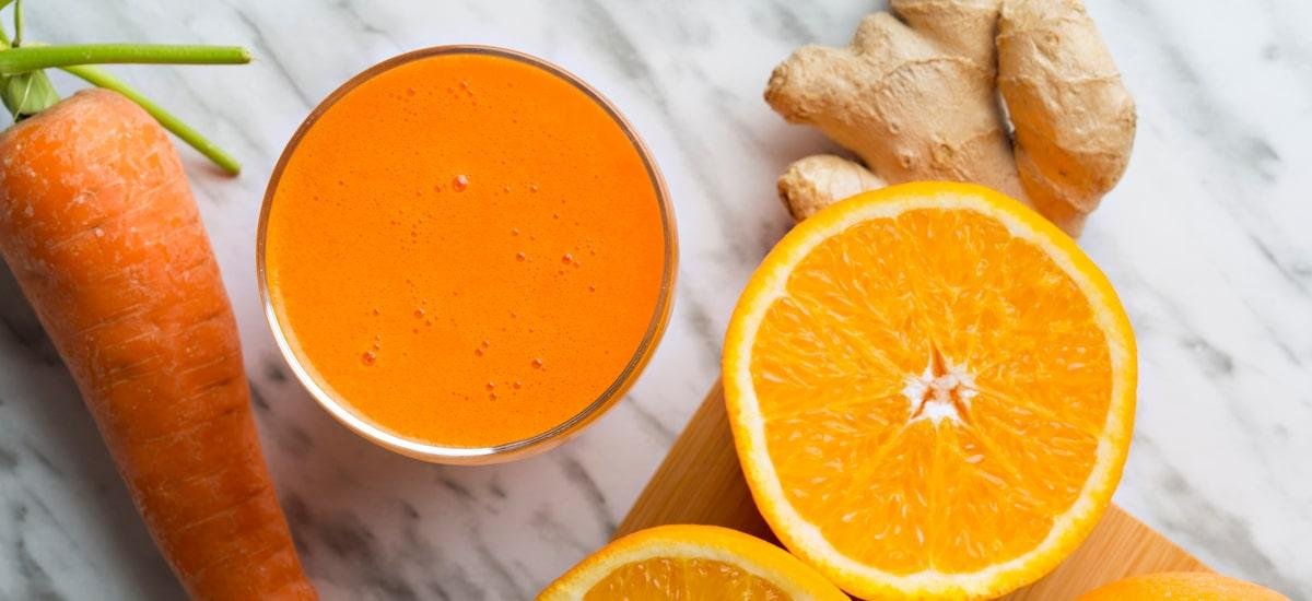 Suco de laranja com cenoura; veja por que tomar e receita caseira