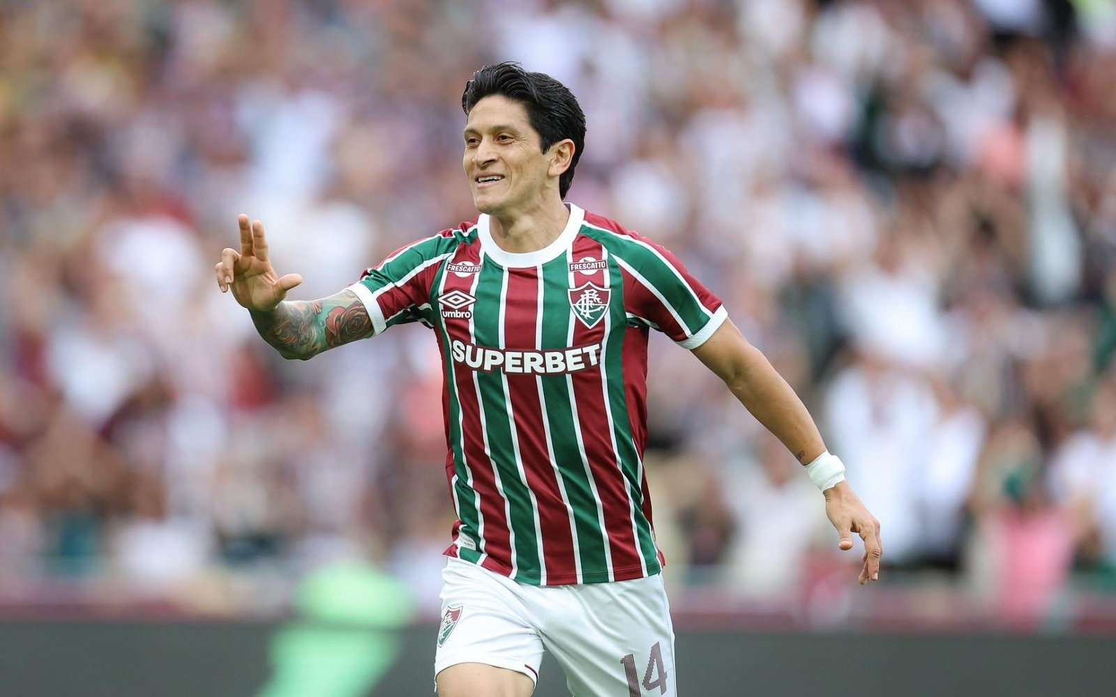 Cano sofre lesão no joelho e vai passar por cirurgia no Fluminense