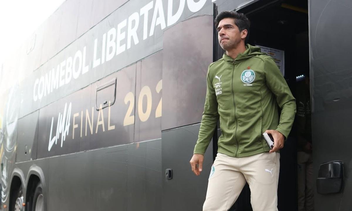 Abel Ferreira aponta quantos reforços o Palmeiras precisa buscar