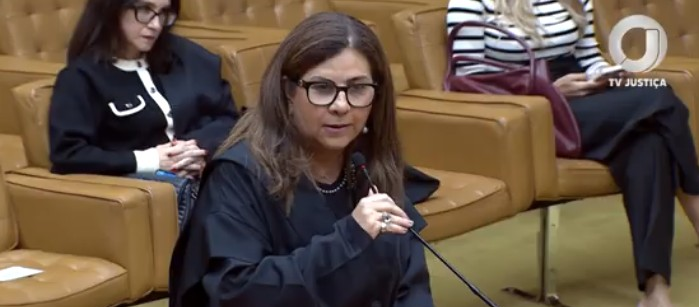 Juíza que reclamou de gastos próprios com lanche e café recebeu R$ 709,9 mil em salários em 2025