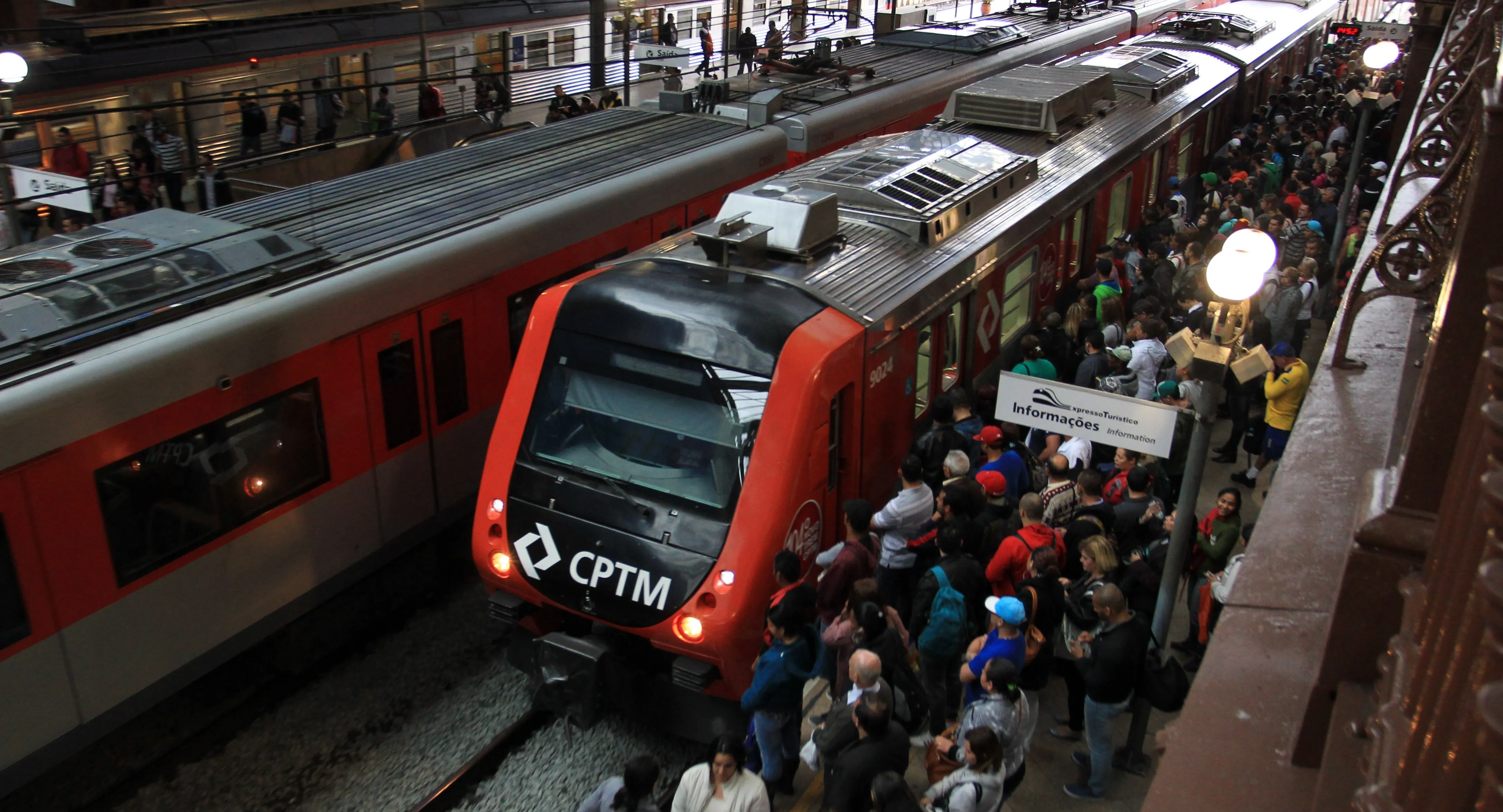 Rodízio de veículos é suspenso temporariamente após greve que afeta três linhas do sistema ferroviário de SP