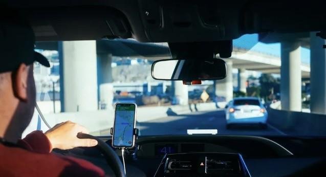 França exige € 1,7 bilhão retroativo da Uber em impostos sobre folha de pagamento; entenda