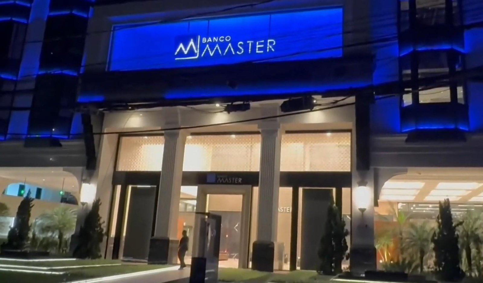 Liquidante do Banco Master acusa Vorcaro e familiares de compraram mansão na Flórida com esquema de fraude