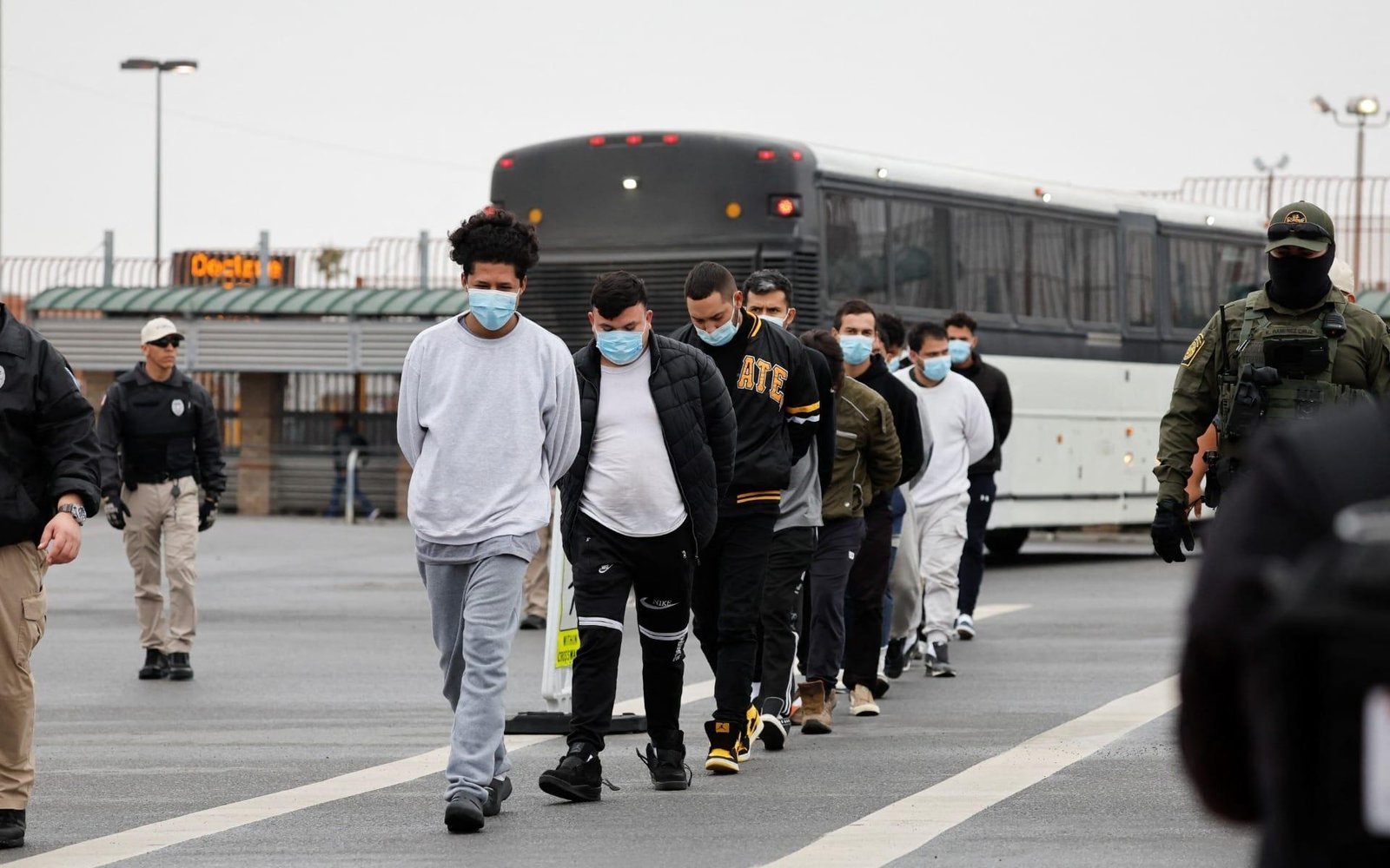 EUA prenderam 220 mil com política de tolerância zero à imigração ilegal