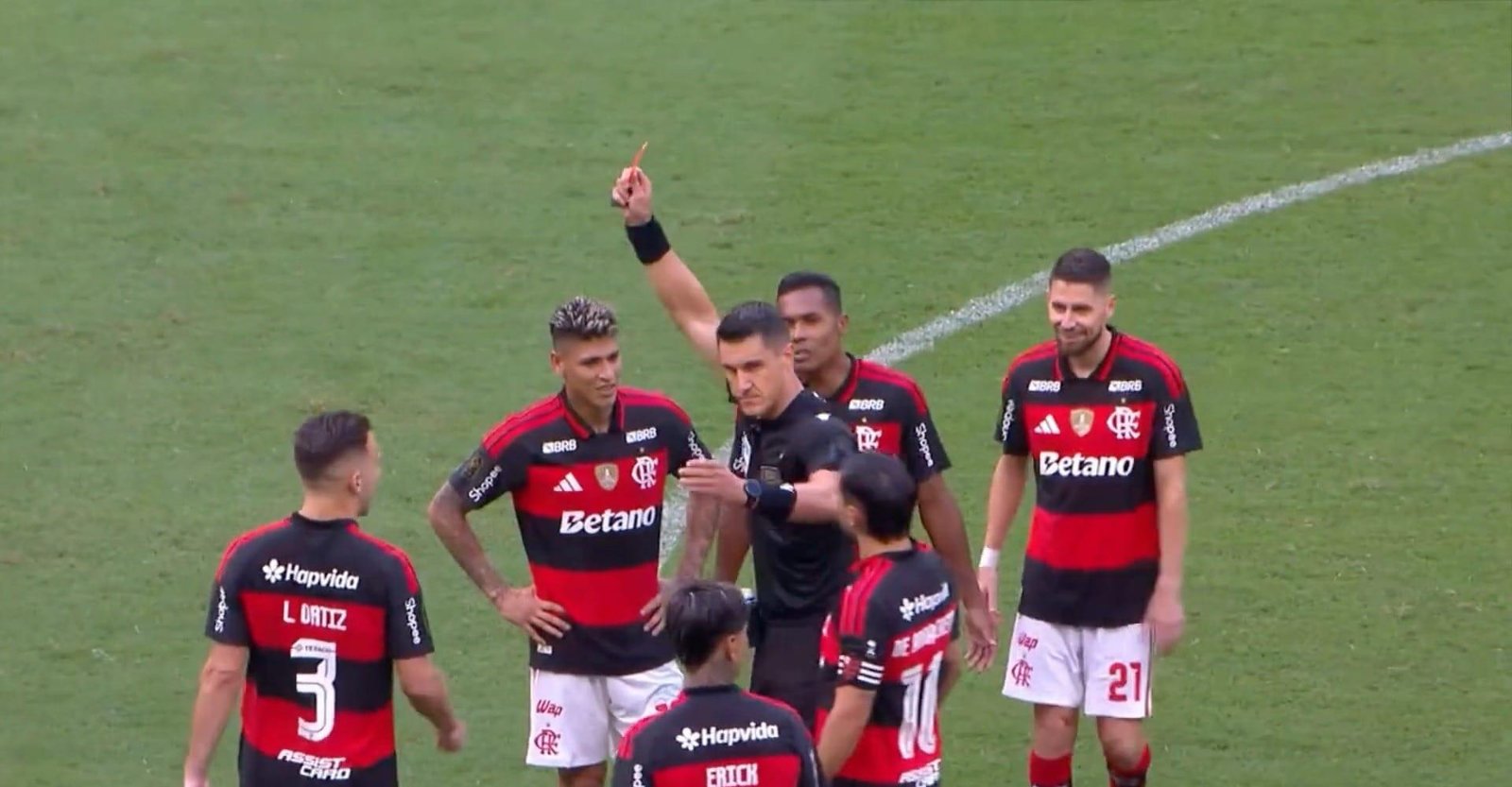 Expulsão de Carrascal: VAR apontou 'conduta violenta'