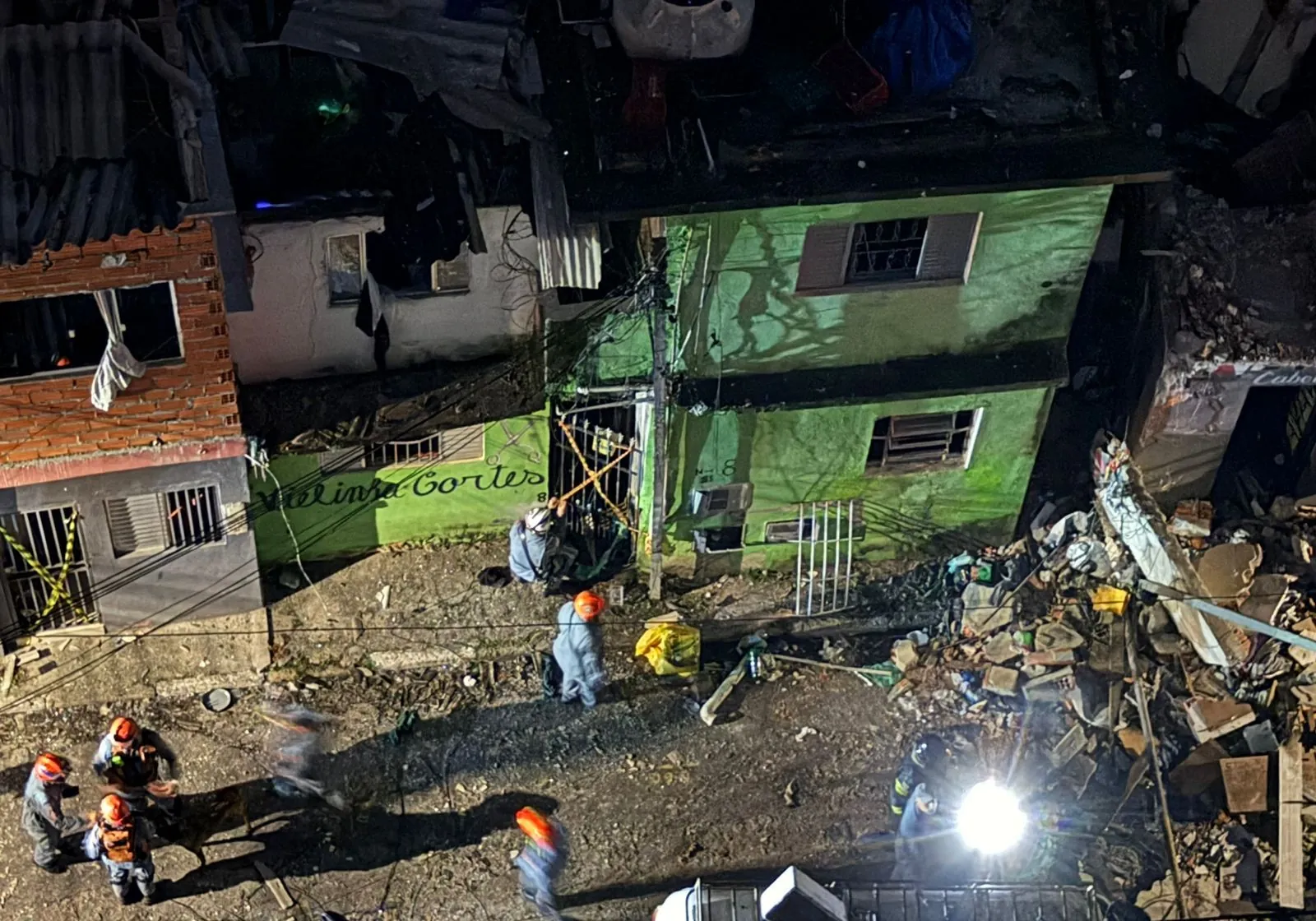 Sabesp e Comgás dizem que trabalhavam em conjunto em obra e anunciam R$ 2 mil por família afetada em explosão no Jaguaré