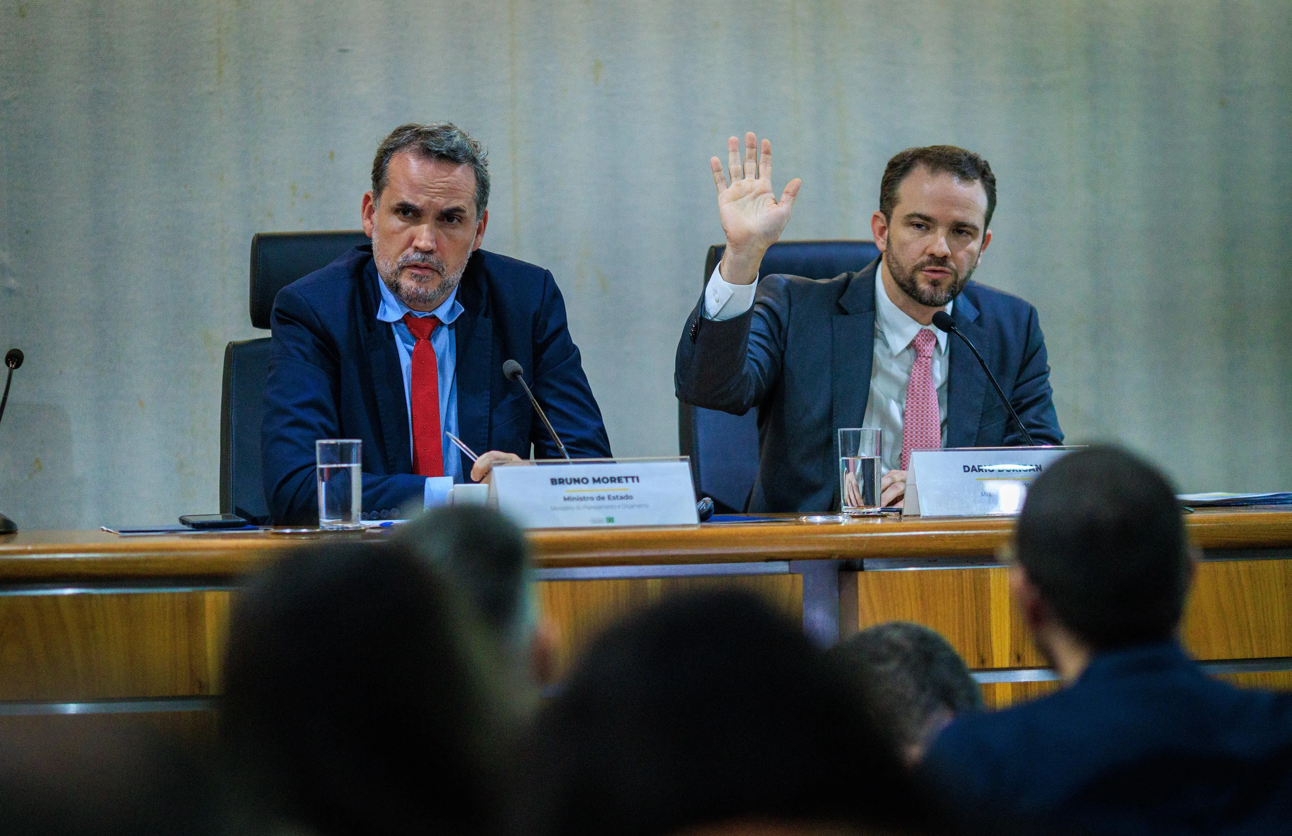 Sem reajuste no Bolsa Família, R$ 44 bilhões de emendas e socorro a estatais: entenda o Orçamento de 2027