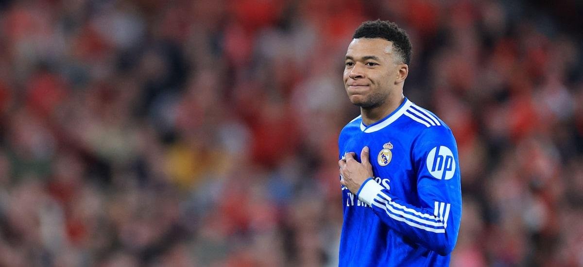 Mbappé vai a Paris para avaliar lesão no joelho; operação não está na mesa no momento