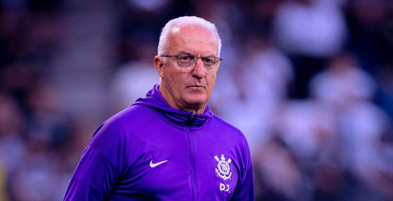 Dorival pede 'reforços de nível' para sequência de temporada no Corinthians