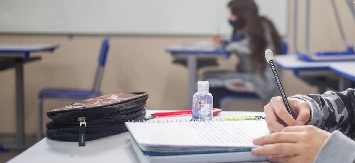 Brasil tem menor nº de alunos em ensino médio em uma década, mas cresce na educação integral