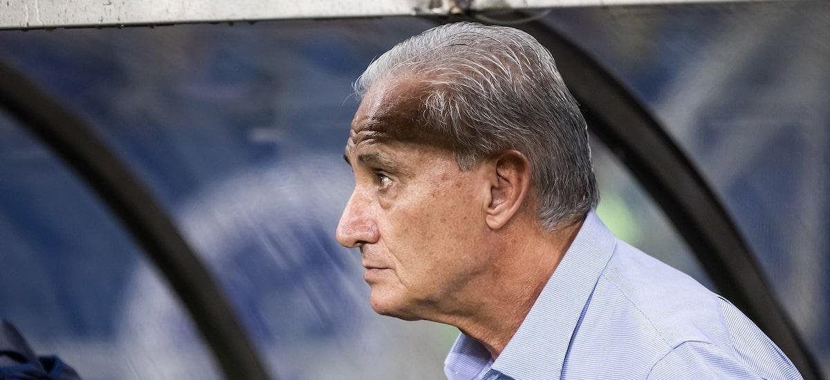 Tite encara protestos da torcida do Cruzeiro após tropeço e vê pressão aumentar