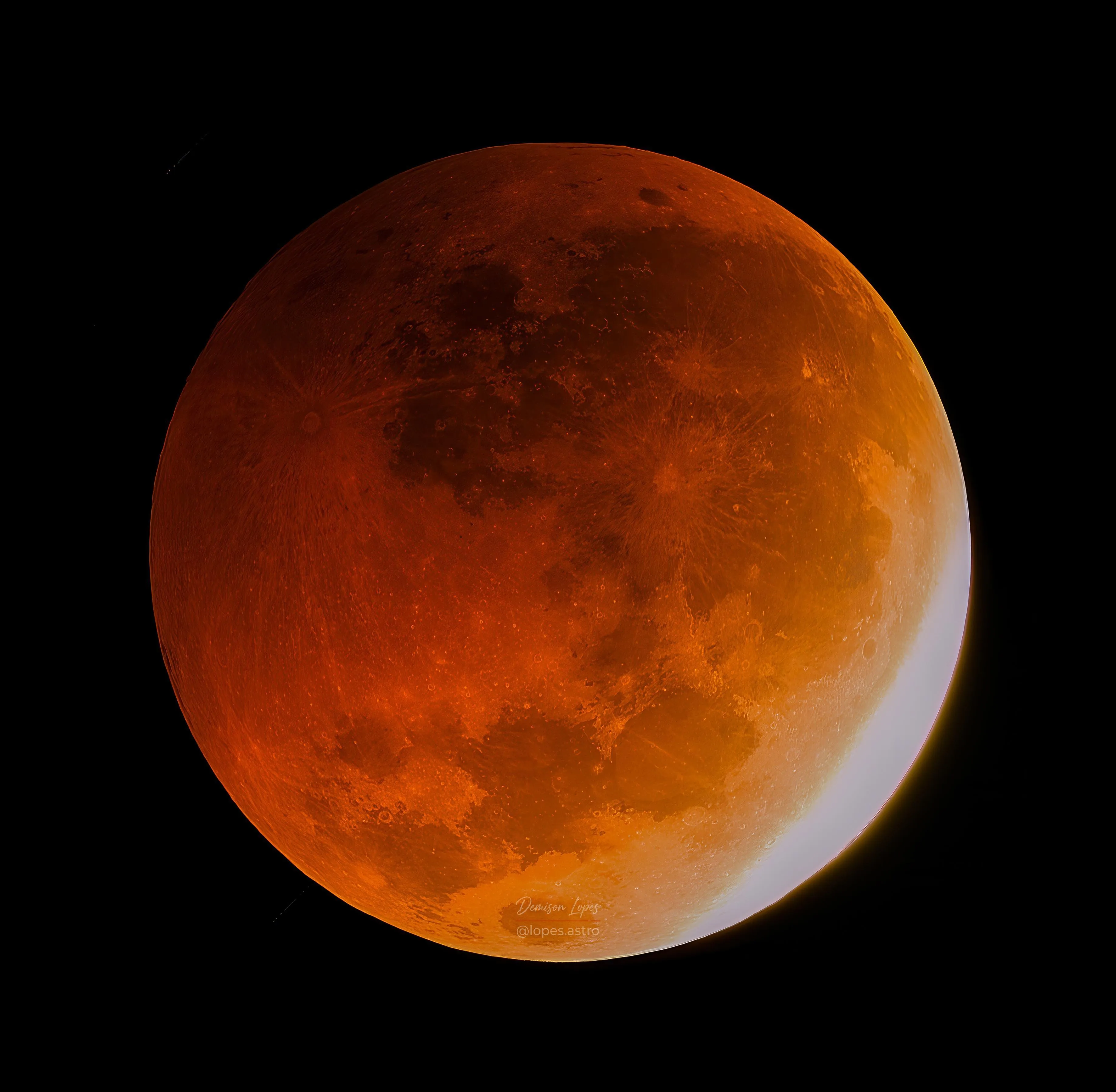 Eclipse lunar parcial: veja fotos do fenômeno em Alagoas