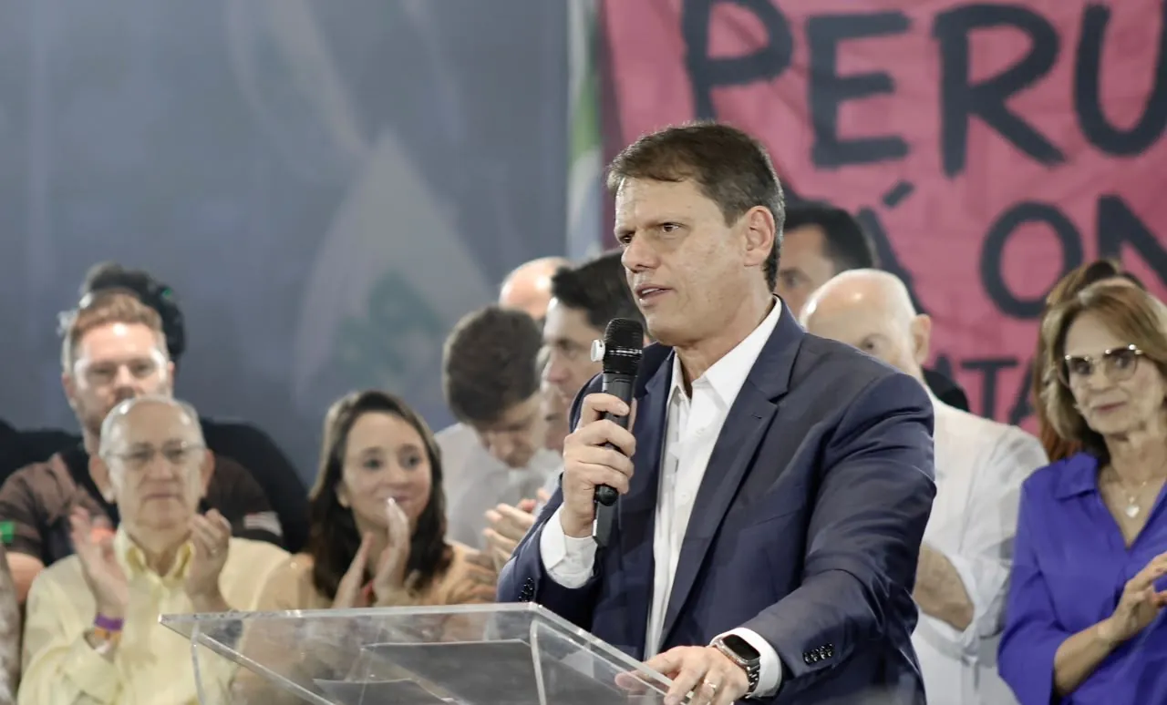 'Aposta na baderna e na paralisia dos serviços não vai intimidar o governo', diz Tarcísio sobre greve de funcionários da CPTM em SP
