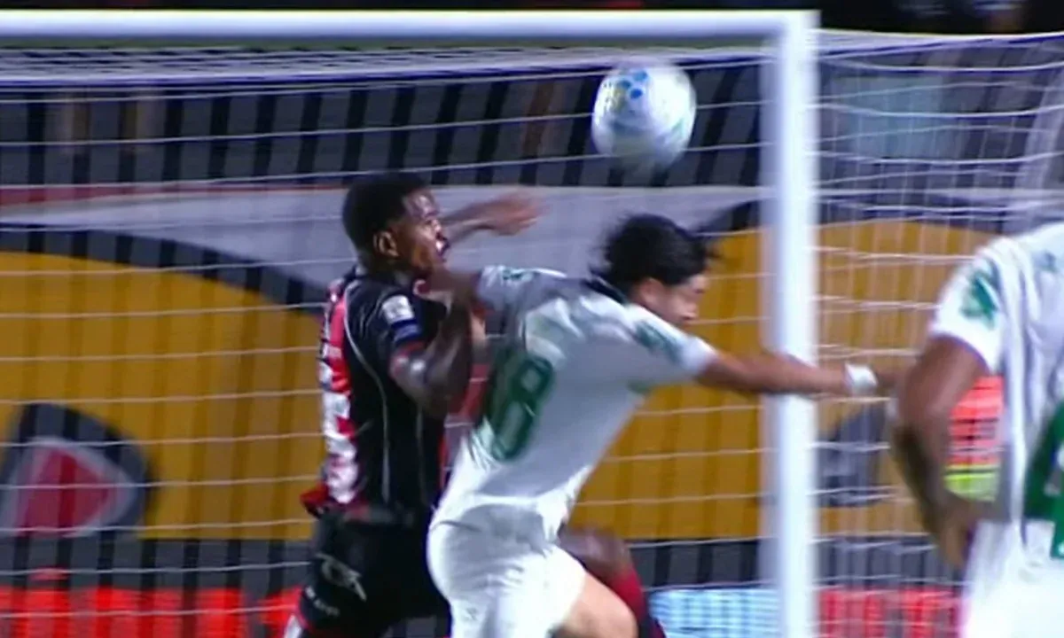 Palmeiras detona STJD por denúncia a Maurício após lance com Cacá