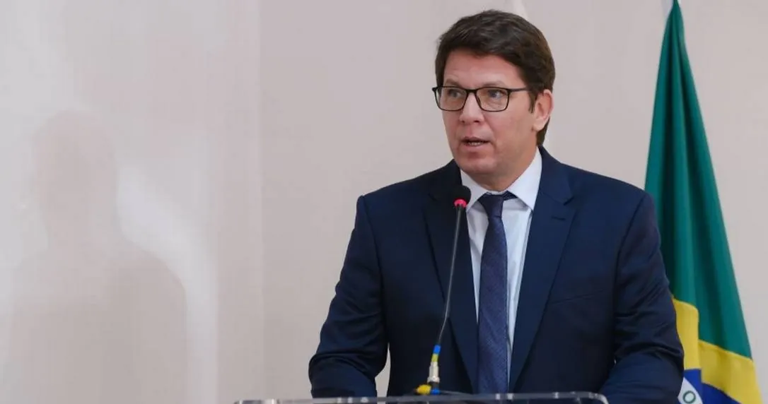 Ex-funcionária de Mário Frias pagou contas de esposa do deputado e fez Pix para chefe de gabinete