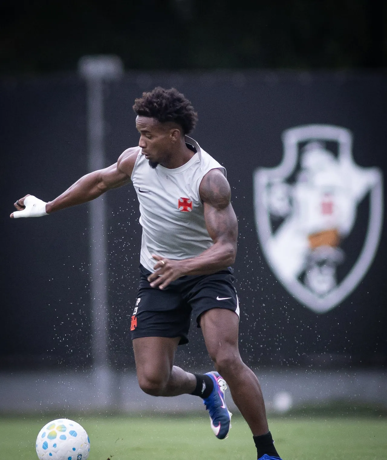 Vasco recebe o Atlético-MG buscando paz antes de semestre intenso