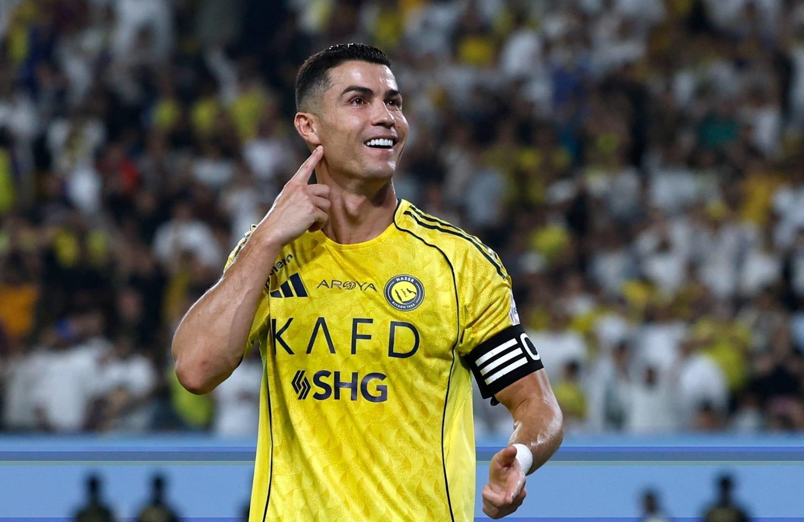 Cristiano Ronaldo é ovacionado após se recusar a jogar pelo Al Nassr