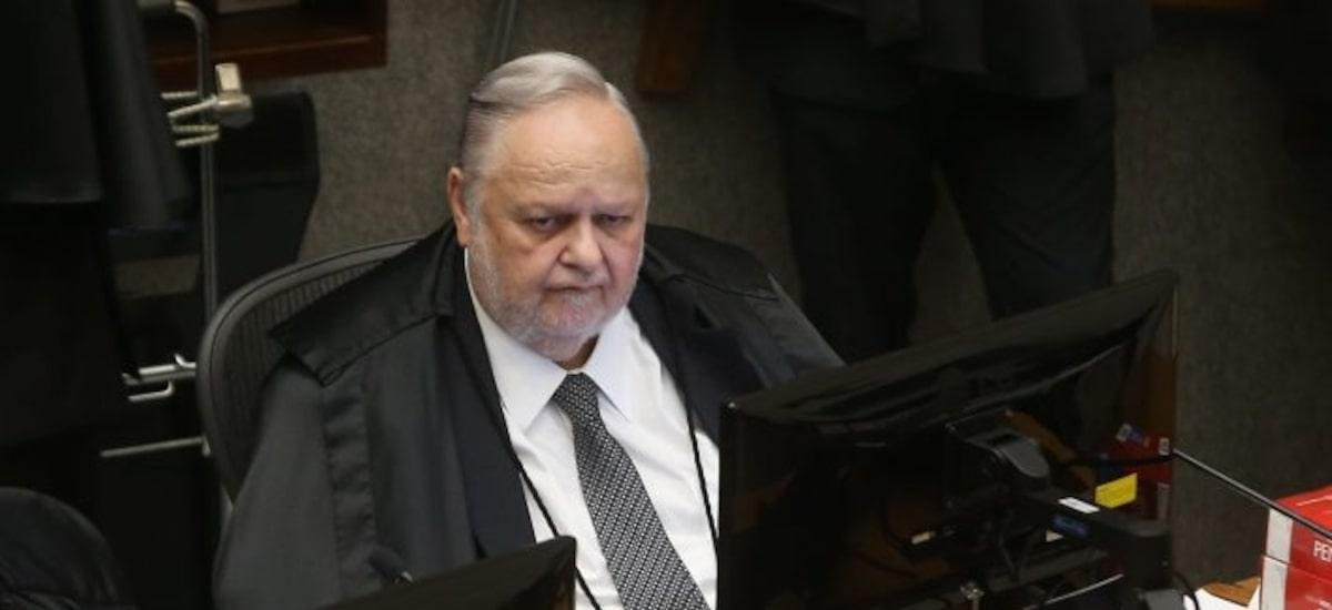 Felix Fischer, ministro aposentado do STJ, morre aos 78 anos