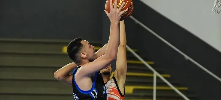 Brasileiro de 22 anos morre em acidente de carro após colidir contra caminhão nos EUA