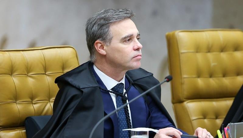 Mendonça autorizou quebra de sigilo de filho de Lula antes de CPI após pedido da PF