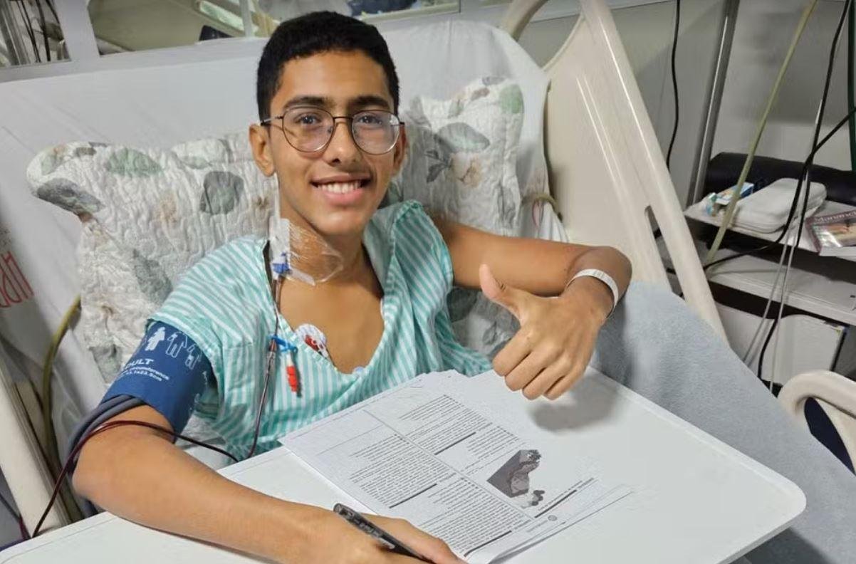 Jovem que passou em medicina após Enem em hospital: 'vou me dedicar' | G1