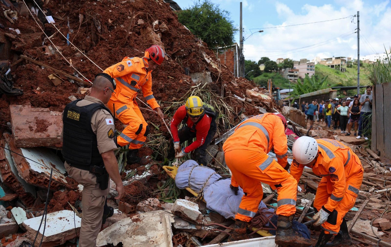 Tragédia transforma Minas Gerais em notícia no mundo. Veja repercussão