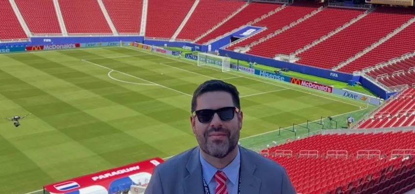 Fifa tira credencial de comentarista do Paraguai por ofender árbitro